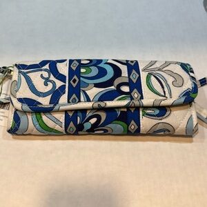 Vera Bradley 
NWT
Sleek Wallet 
Crossbody